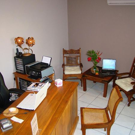 Hotel Ylang Ylang Сен Жилс ле Бен Екстериор снимка