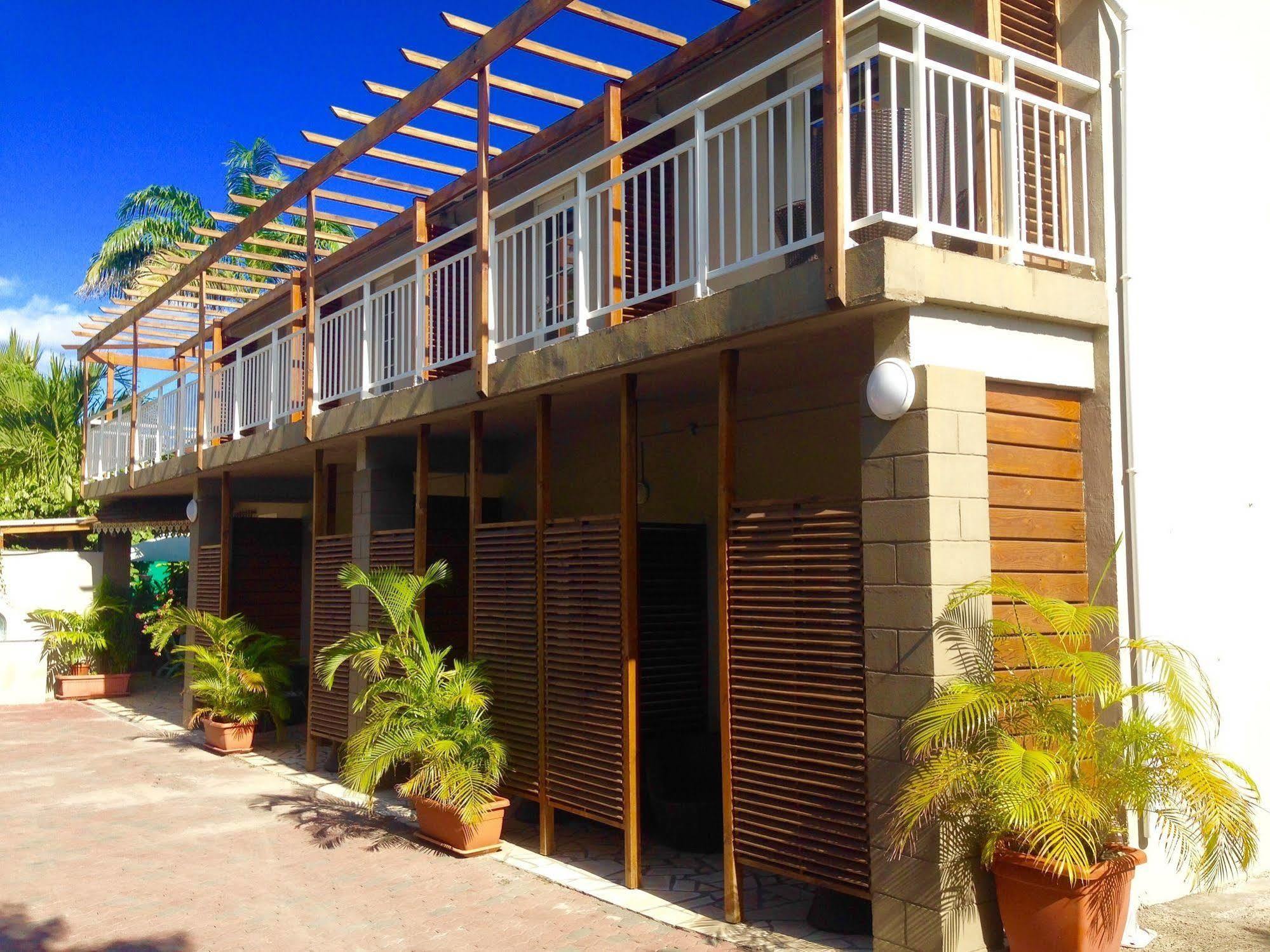 Hotel Ylang Ylang Сен Жилс ле Бен Екстериор снимка